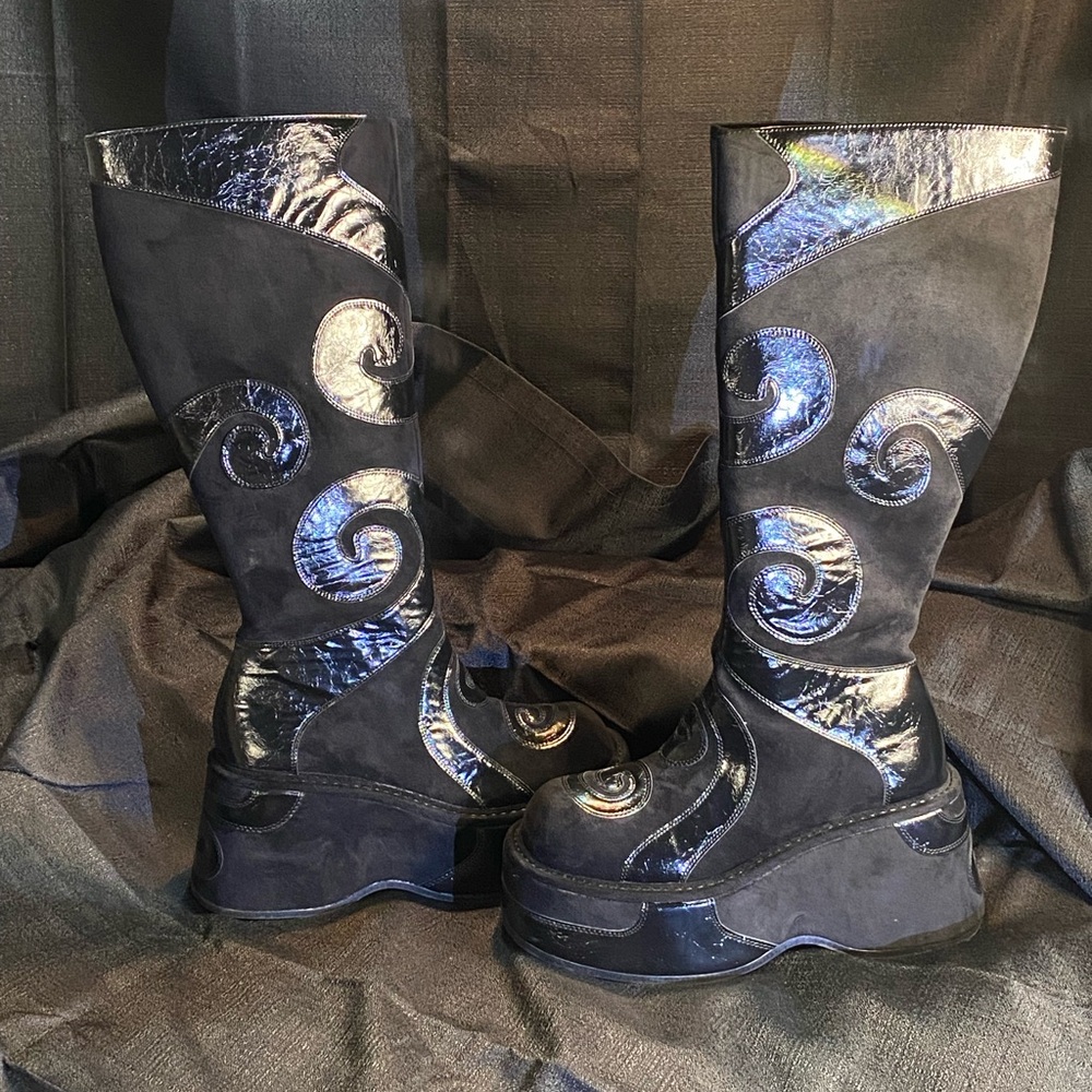 Black Platform Knee-High Boots - Picture 5 of 6
